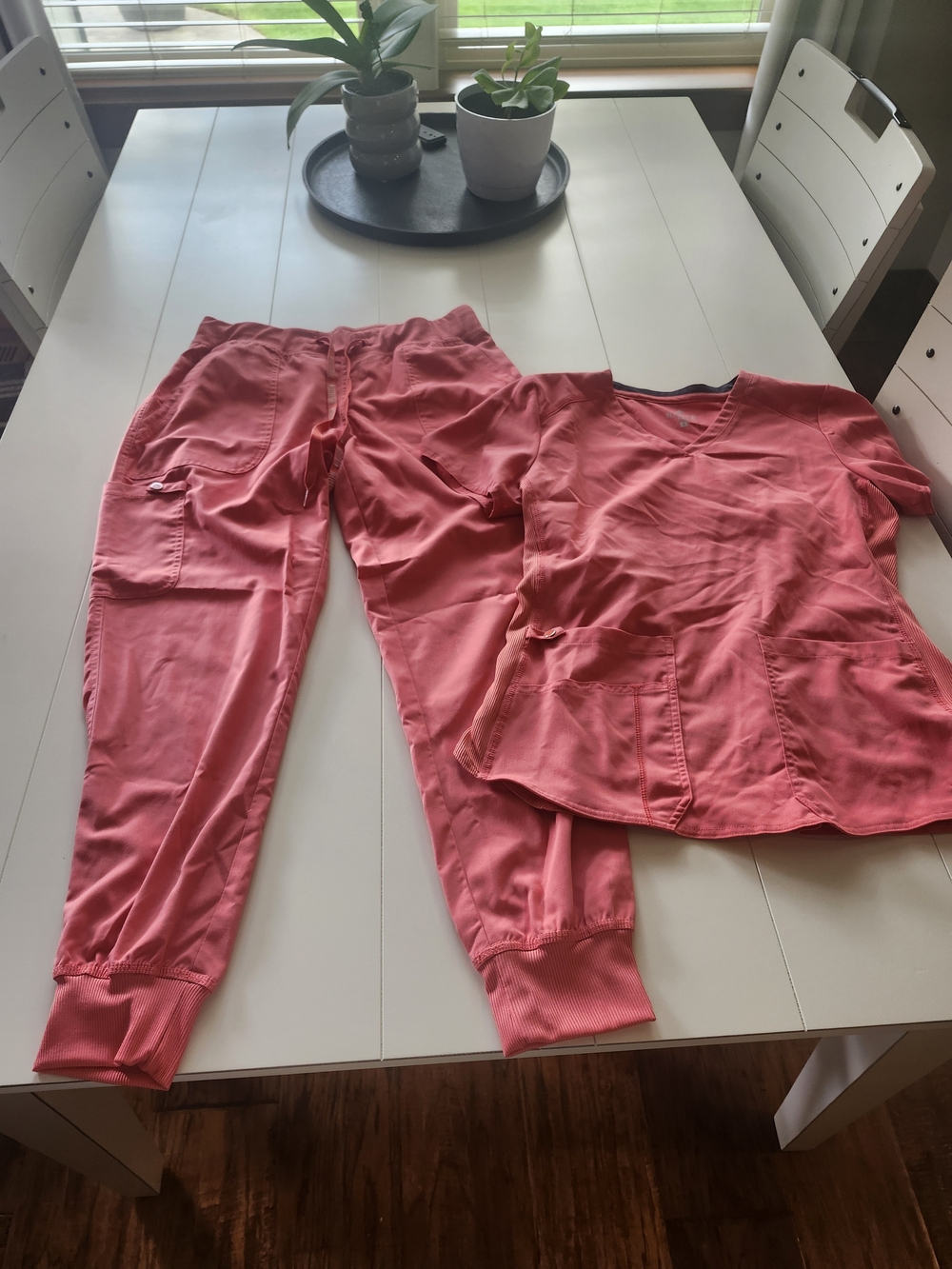 Med Couture Coral Pink Scrub Top and Jogger Pants Set (S/M)